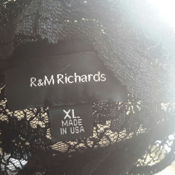 BLACK LACE AND SEQUENCE SHRUG NWT - Picture 3 of 4